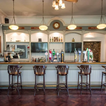 Greenway Manor فندق واتيرفورد