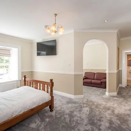 Greenway Manor فندق