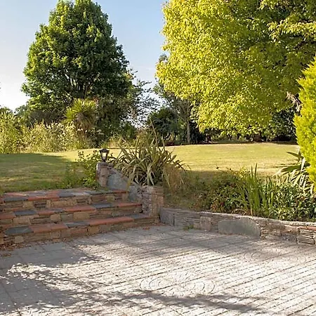 Greenway Manor 3*