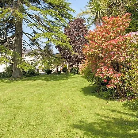Greenway Manor Hotel
