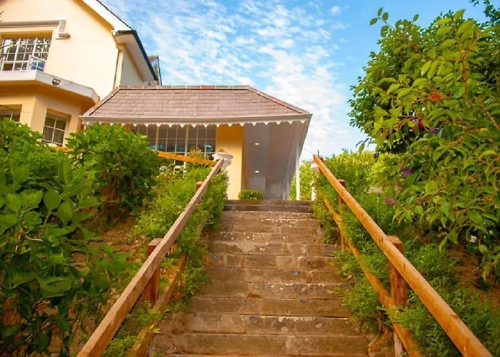 Greenway Manor Hotel